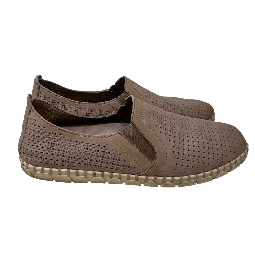 OTBT Universe Slip On Sneaker Size 8 Perforated Leather Flat Shoes Tan Brown